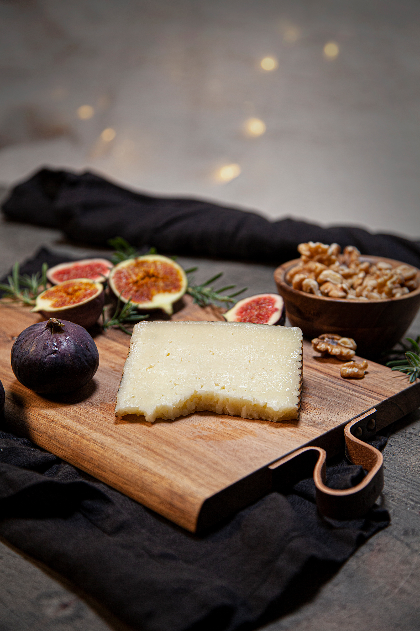 Serving board 26x18 cm, Acacia