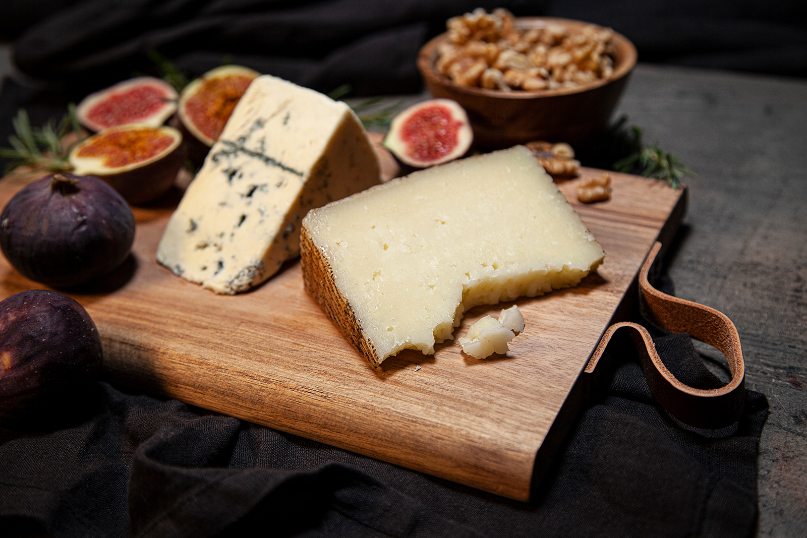 Serving board 26x18 cm, Acacia